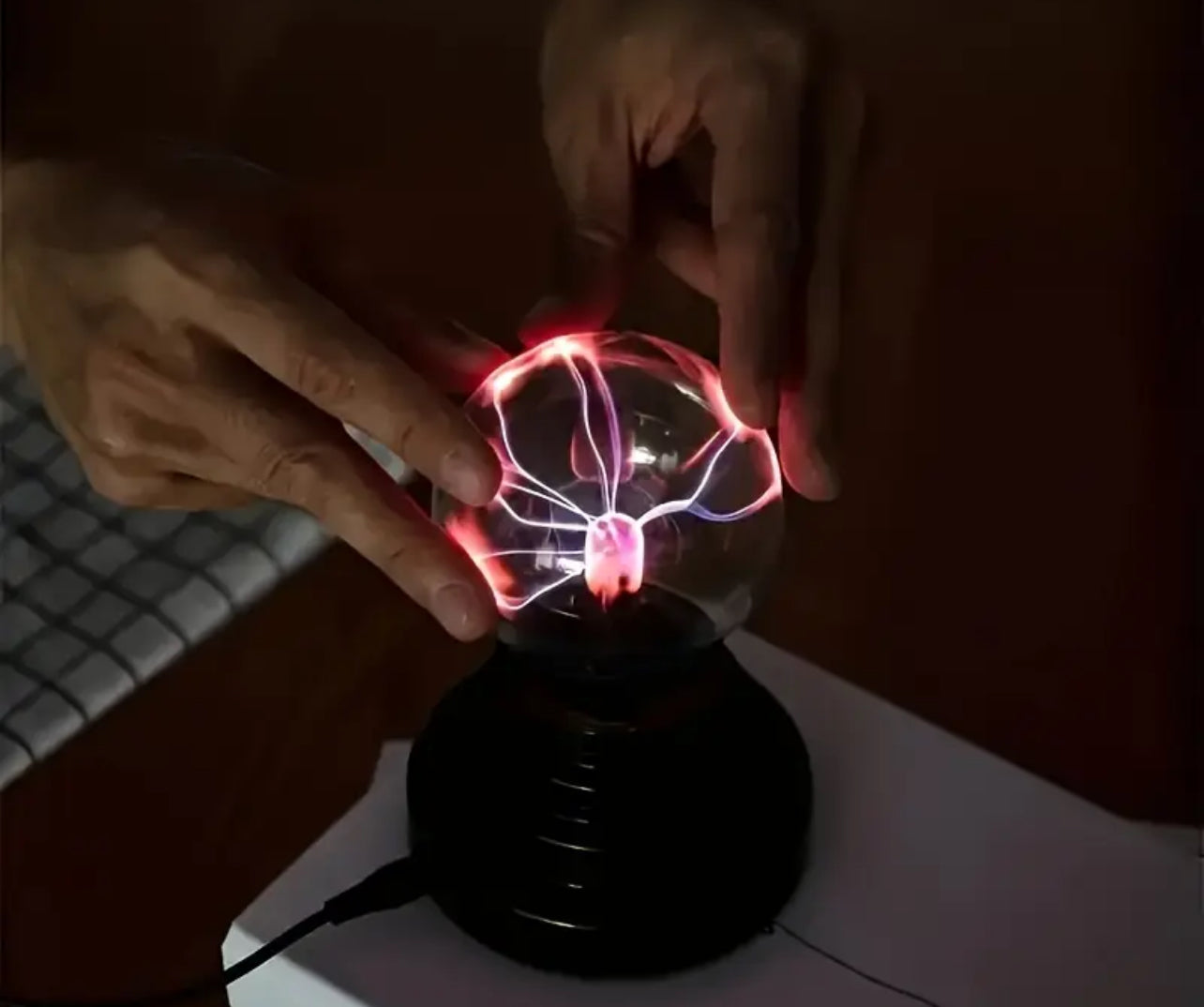 Купуйте 1 та отримайте БЕЗКОШТОВНИЙ ПОДАРУНОК! 3D-голограмний проектор