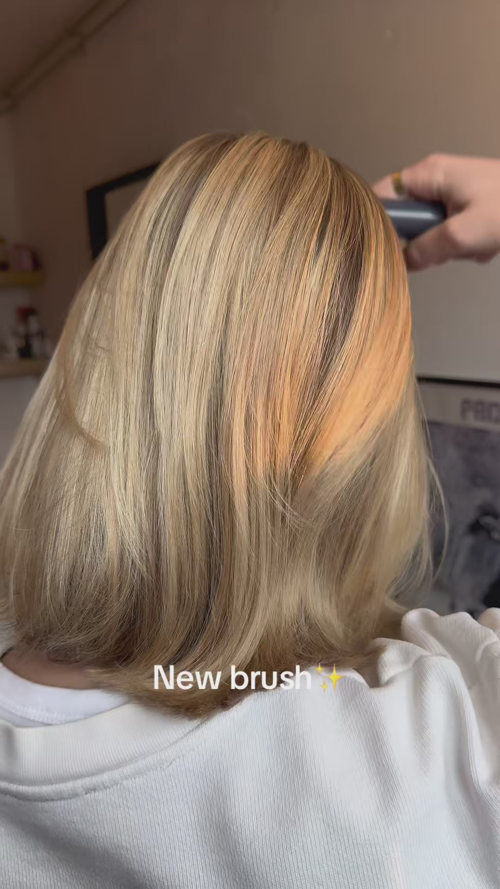 💆‍♀️ Ротуючий масажний гребінець із довгою ручкою